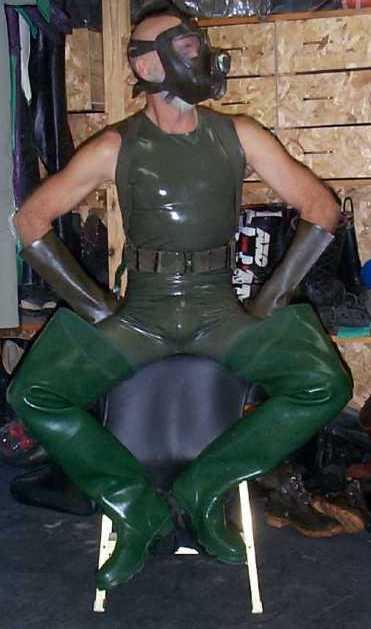 Seated Olive Rubberwatcher