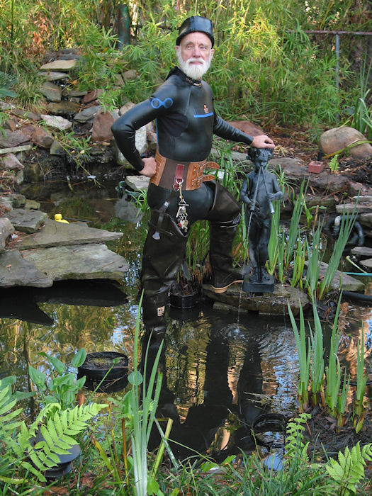 Ironman and Hodgeman greet Pipe