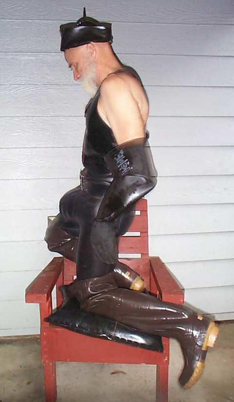 Coon Hunter Boots & Black Rubber
